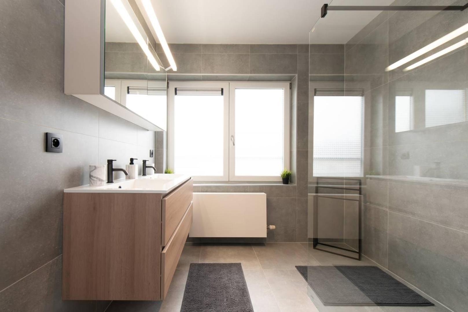 Luxueus, Ruim Appartement Op 350M Van Het Strand Ostenda Zewnętrze zdjęcie